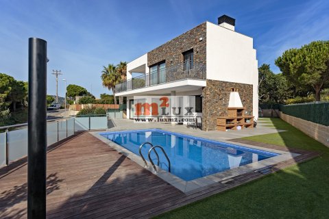 Villa en venta en Sant Feliu de Guíxols, Gerona, España 4 dormitorios, 523 m2 No. 30979 - foto 5