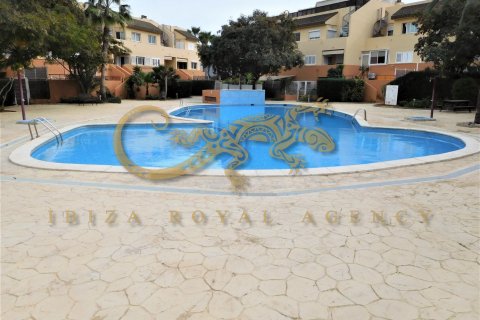 Ático en alquiler en Playa d'en Bossa, Ibiza, España 2 dormitorios, 75 m2 No. 30851 - foto 1