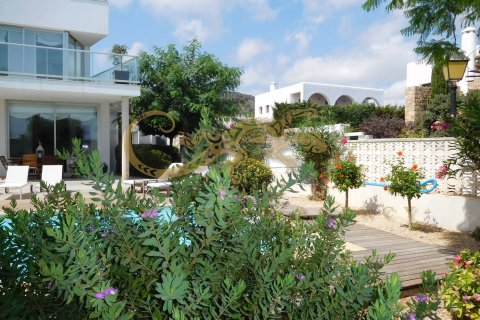 Villa en alquiler en Sa Carroca, Ibiza, España 4 dormitorios, 250 m2 No. 30866 - foto 2
