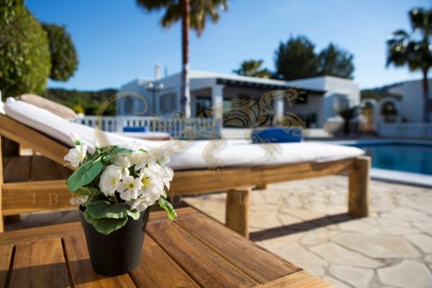 Villa en venta en San Rafael, Ibiza, España 5 dormitorios, 400 m2 No. 30832 - foto 22