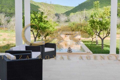 Villa en venta en Santa Eulalia Del Rio, Ibiza, España 7 dormitorios, 650 m2 No. 30812 - foto 17