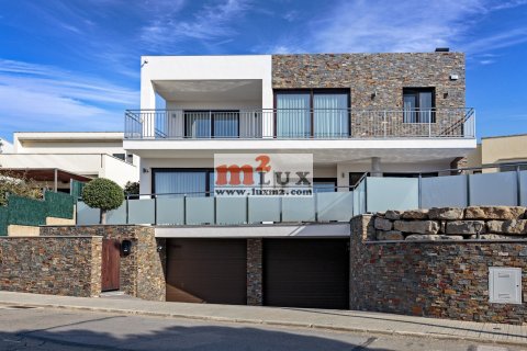 Villa en venta en Sant Feliu de Guíxols, Gerona, España 4 dormitorios, 523 m2 No. 30979 - foto 3