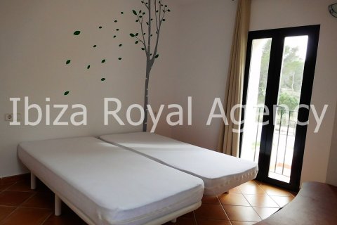 Villa en alquiler en Cala Tarida, Ibiza, España 3 dormitorios,  No. 30871 - foto 16