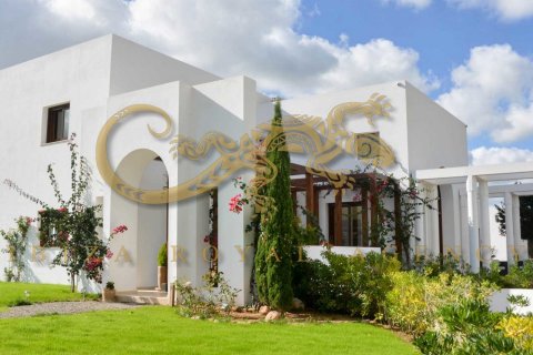 Villa en venta en Santa Eulalia Del Rio, Ibiza, España 7 dormitorios, 650 m2 No. 30812 - foto 4