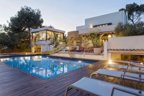 Villa en venta en Santa Eulalia Del Rio, Ibiza, España 11 dormitorios, 710 m2 No. 30811 - foto 3