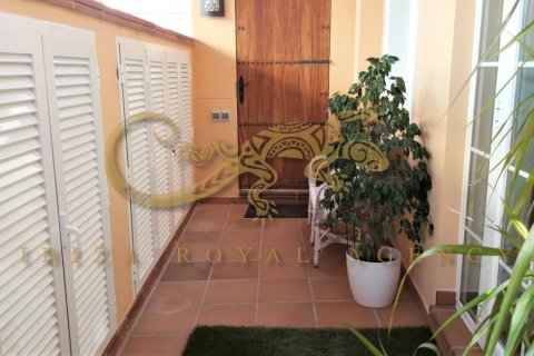 Сasa en venta en Talamanca, Ibiza, España 4 dormitorios, 200 m2 No. 30862 - foto 3