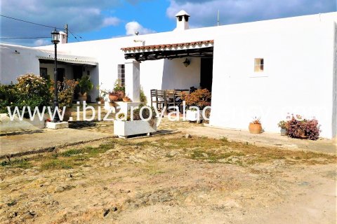 Villa en venta en Santa Gertrudis De Fruitera, Ibiza, España 5 dormitorios, 500 m2 No. 30865 - foto 1
