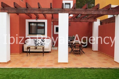 Villa en alquiler en Cala Tarida, Ibiza, España 3 dormitorios, 120 m2 No. 30884 - foto 3