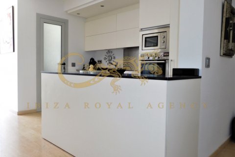 Apartamento en alquiler en Ibiza ciudad, Ibiza, España 3 dormitorios, 145 m2 No. 30892 - foto 4