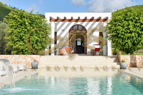 Villa en venta en Santa Eulalia Del Rio, Ibiza, España 7 dormitorios, 650 m2 No. 30812 - foto 13