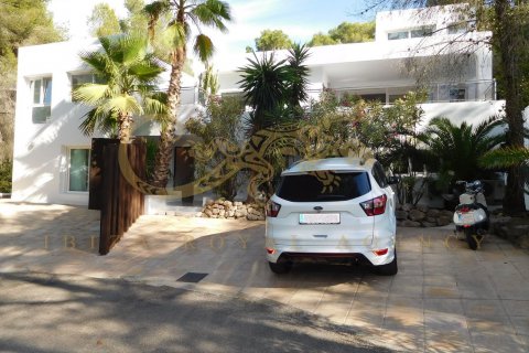 Villa en venta en Ibiza ciudad, Ibiza, España 5 dormitorios, 275 m2 No. 30831 - foto 1