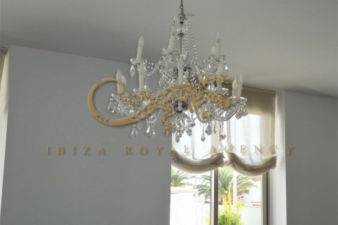 Villa en alquiler en Sa Carroca, Ibiza, España 4 dormitorios, 250 m2 No. 30866 - foto 14