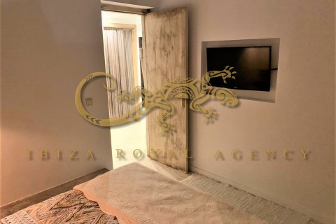 Сasa en venta en Cala de Bou, Ibiza, España 4 dormitorios, 130 m2 No. 30841 - foto 28