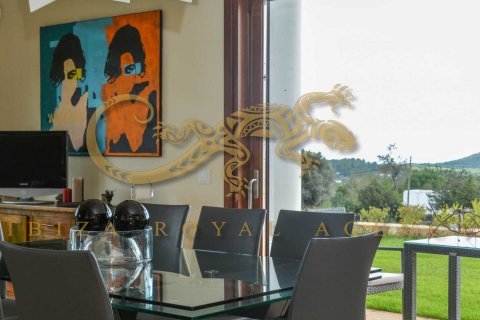 Villa en venta en Santa Eulalia Del Rio, Ibiza, España 7 dormitorios, 650 m2 No. 30812 - foto 28