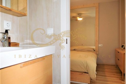 Apartamento en alquiler en Playa d'en Bossa, Ibiza, España 3 dormitorios, 100 m2 No. 30881 - foto 14