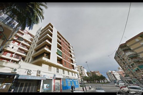Propiedad comercial en venta en Valencia, València, España 20 dormitorios, 5000 m2 No. 30906 - foto 7