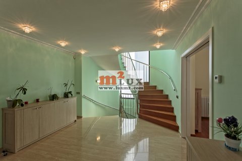 Villa en venta en Sant Feliu de Guíxols, Gerona, España 4 dormitorios, 523 m2 No. 30979 - foto 9