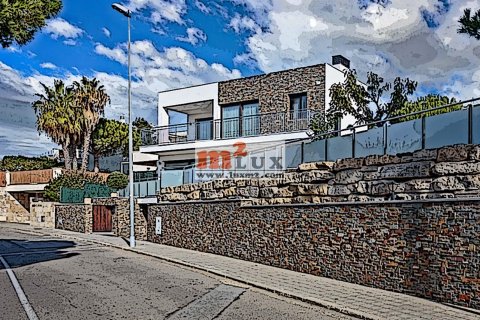 Villa en venta en Sant Feliu de Guíxols, Gerona, España 4 dormitorios, 523 m2 No. 30979 - foto 1