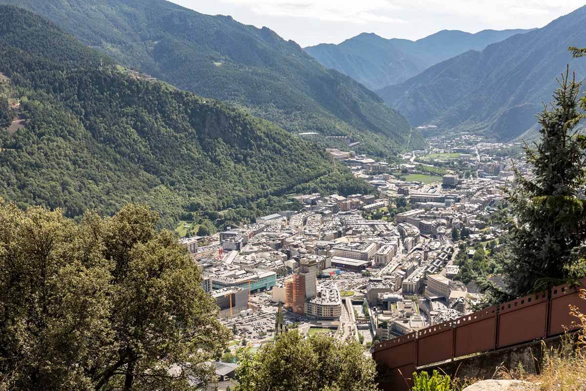 5 distritos de Andorra-Sierra de Arcos para compra y relocalización inmobiliaria