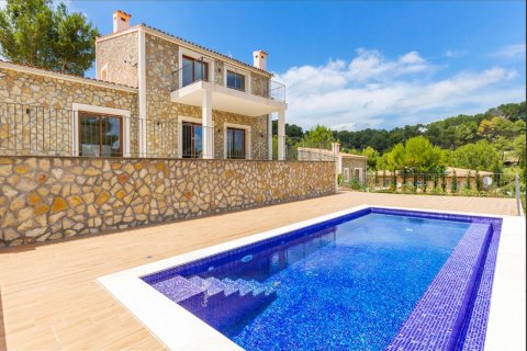 Villa en venta en Calvià, Mallorca, España 4 dormitorios, 495 m2 No. 31669 - foto 1
