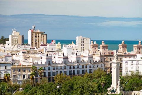 La comercialización de pisos en la provincia de Cádiz vuelve a los niveles previos a la crisis en 2008