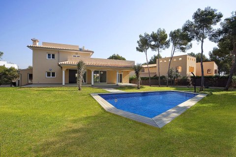Villa en venta en Sol De Mallorca, Mallorca, España 3 dormitorios, 364 m2 No. 32522 - foto 1
