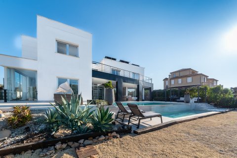 Villa en venta en Sa Torre, Mallorca, España 4 dormitorios, 546 m2 No. 32640 - foto 1