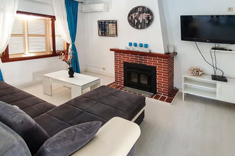 Villa en venta en Port D'alcudia, Mallorca, España 5 dormitorios, 270 m2 No. 33516 - foto 2