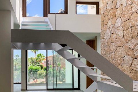 Villa en venta en Nova Santa Ponça, Mallorca, España 4 dormitorios, 520 m2 No. 32736 - foto 4