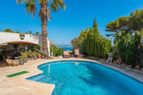 Villa en venta en Cala Blava, Mallorca, España 5 dormitorios, 506 m2 No. 32275 - foto 1