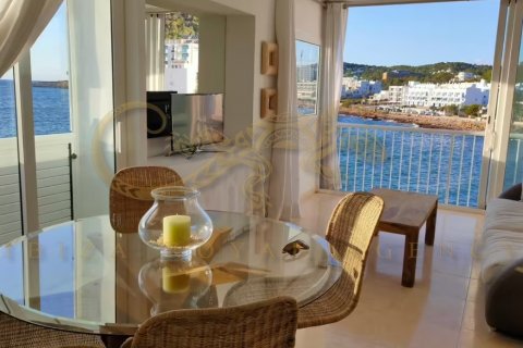 Apartamento en venta en San Antonio De Portmany, Ibiza, España 1 dormitorio, 71 m2 No. 36026 - foto 3
