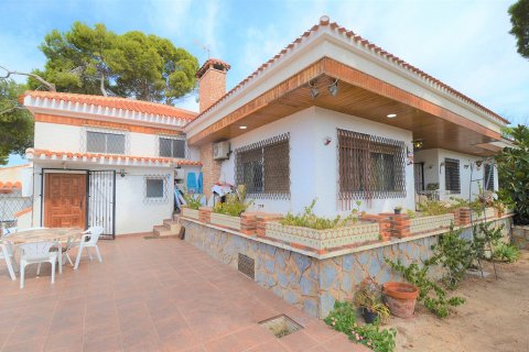 Villa en venta en Campoamor, Alicante, España 8 dormitorios, 321 m2 No. 35313 - foto 1