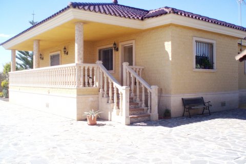Villa en venta en Orihuela, Alicante, España 4 dormitorios, 240 m2 No. 34443 - foto 3