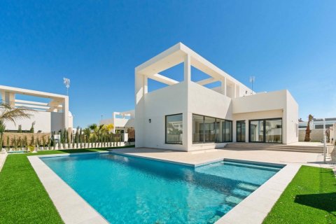 Villa en venta en Benijófar, Alicante, España 3 dormitorios, 120 m2 No. 35824 - foto 1