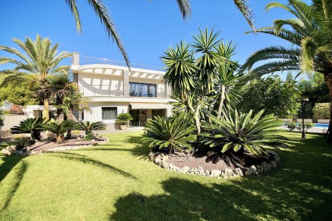 Villa en venta en La Zenia, Alicante, España 4 dormitorios, 260 m2 No. 35691 - foto 3