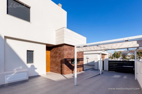 Villa en venta en Pilar de la Horadada, Alicante, España 3 dormitorios, 145 m2 No. 34619 - foto 14