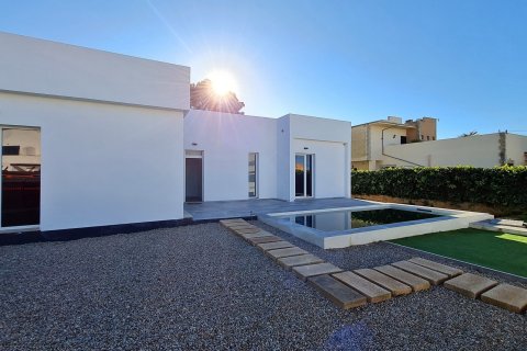 Villa en venta en Cala Pi, Mallorca, España 3 dormitorios, 132 m2 No. 32449 - foto 2