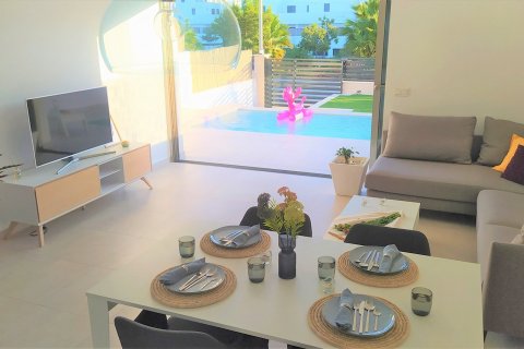 Villa en venta en Villamartin, Alicante, España 3 dormitorios, 100 m2 No. 36155 - foto 5