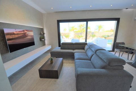 Villa en venta Villamartin, Alicante, España 4 dormitorios, 166 m2 No. 36733 - foto 8