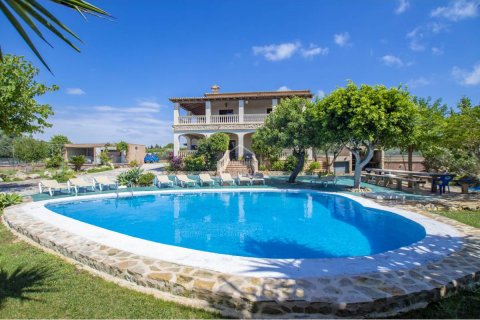 Villa en venta en Son Carrio, Mallorca, España 5 dormitorios, 542 m2 No. 23801 - foto 1