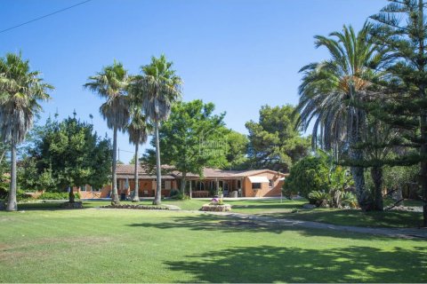 Сasa en venta Mahon, Menorca, España 5 dormitorios, 336 m2 No. 28279 - foto 1