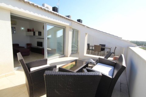 Apartamento en venta en Ciutadella De Menorca, Menorca, España 2 dormitorios, 75 m2 No. 35470 - foto 2