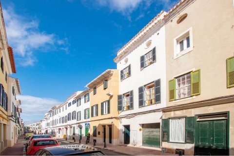 Apartamento en venta en Mahon, Menorca, España 8 dormitorios, 617 m2 No. 24228 - foto 1