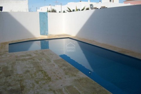 Apartamento en venta en Ciutadella De Menorca, Menorca, España 2 dormitorios, 75 m2 No. 35470 - foto 3