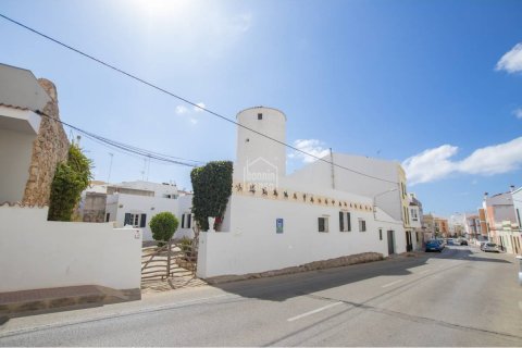 Casa adosada en venta en Ciutadella De Menorca, Menorca, España 5 dormitorios, 243 m2 No. 24233 - foto 3