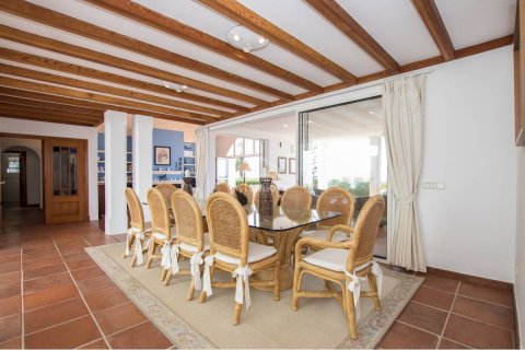 Villa en venta en Ciutadella De Menorca, Menorca, España 7 dormitorios, 550 m2 No. 23861 - foto 2