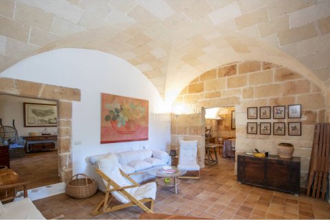 Сasa en venta en Ciutadella De Menorca, Menorca, España 5 dormitorios, 500 m2 No. 24080 - foto 2