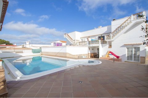 Villa en venta en Son Vilar, Menorca, España 4 dormitorios, 211 m2 No. 23807 - foto 1
