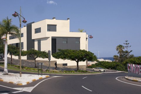 Edificio Daniela en Candelaria, Tenerife, España No. 38025 - foto 1