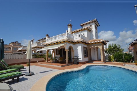 Villa en venta Cabo Roig, Alicante, España 3 dormitorios, 105 m2 No. 36963 - foto 1